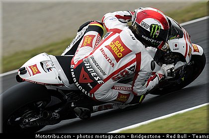 motogp_simoncelli_037_japon_motegi_2011.jpg