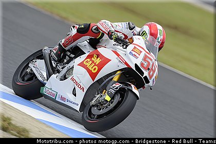 motogp_simoncelli_046_japon_motegi_2011.jpg
