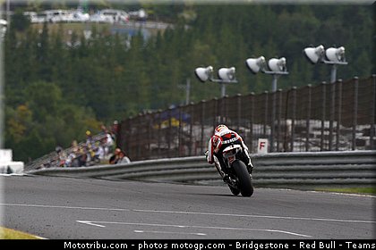 motogp_simoncelli_061_japon_motegi_2011.jpg