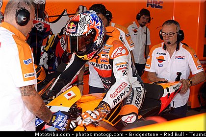 motogp_stoner_003_japon_motegi_2011.jpg