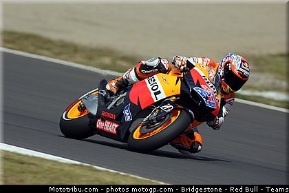 motogp_stoner_005_japon_motegi_2011.jpg