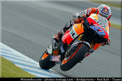 motogp_stoner_011_japon_motegi_2011.jpg