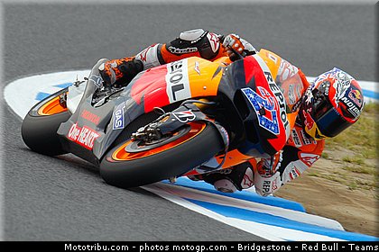 motogp_stoner_012_japon_motegi_2011.jpg
