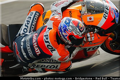 motogp_stoner_017_japon_motegi_2011.jpg