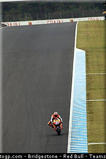 motogp_stoner_023_japon_motegi_2011.jpg