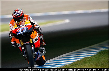 motogp_stoner_024_japon_motegi_2011.jpg