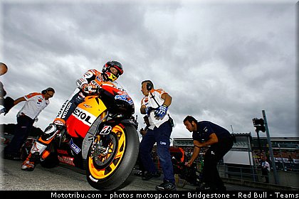 motogp_stoner_025_japon_motegi_2011.jpg