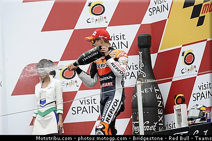 motogp_stoner_027_japon_motegi_2011.jpg
