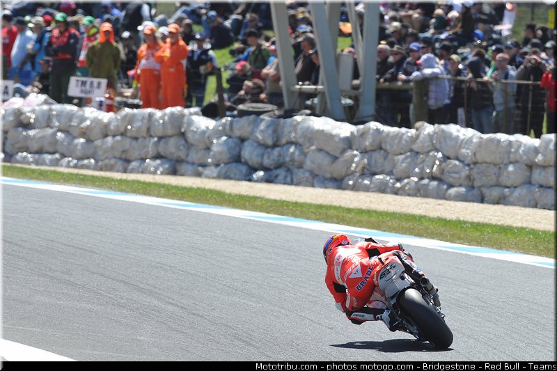 moto2_bradl_008_australie_philip_island_2011