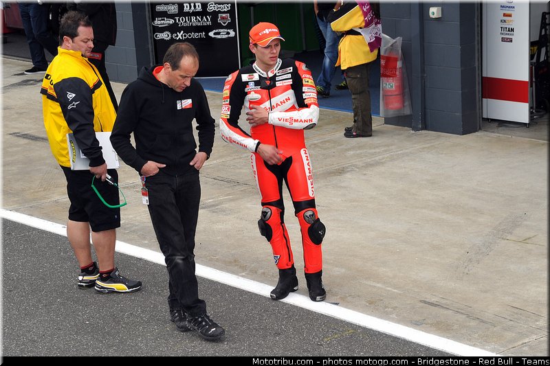 moto2_bradl_010_australie_philip_island_2011