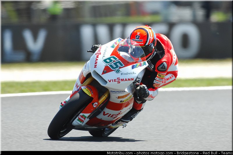 moto2_bradl_016_australie_philip_island_2011
