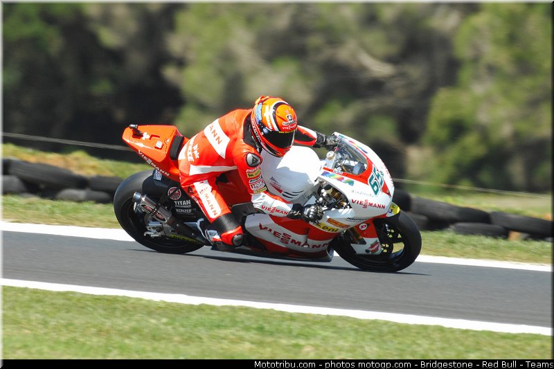 moto2_bradl_017_australie_philip_island_2011