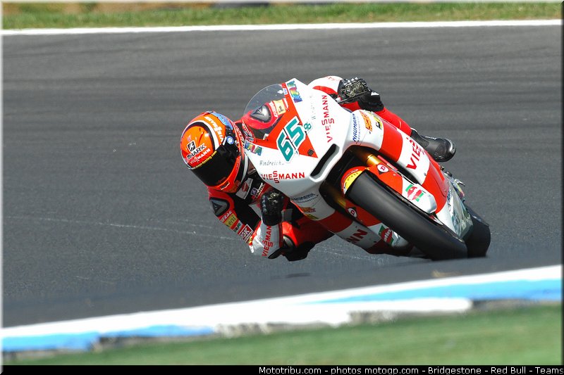 moto2_bradl_018_australie_philip_island_2011