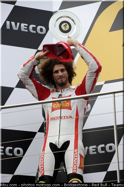 motogp_simoncelli_086_australie_philip_island_2011