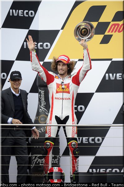 motogp_simoncelli_095_australie_philip_island_2011