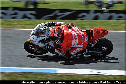 moto2_bradl_004_australie_philip_island_2011.jpg