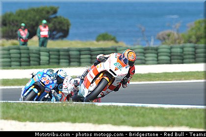 moto2_bradl_006_australie_philip_island_2011.jpg