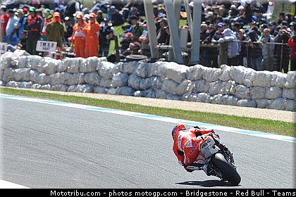 moto2_bradl_008_australie_philip_island_2011.jpg