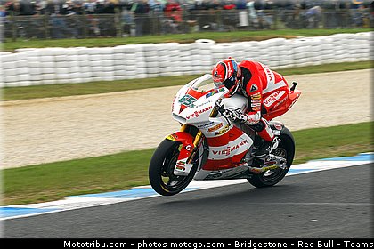 moto2_bradl_022_australie_philip_island_2011.jpg