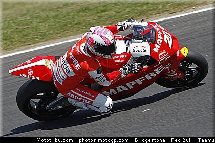 moto2_moreno_002_australie_philip_island_2011.jpg