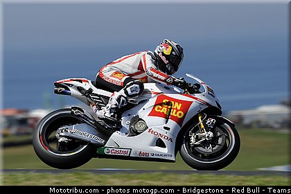 motogp_aoyama_002_australie_philip_island_2011.jpg