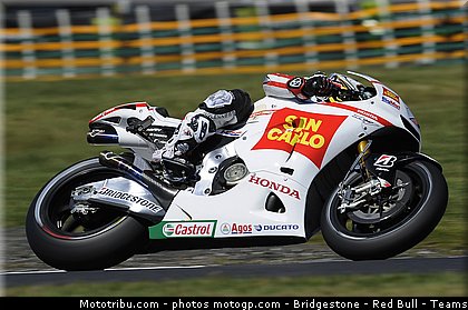 motogp_aoyama_007_australie_philip_island_2011.jpg