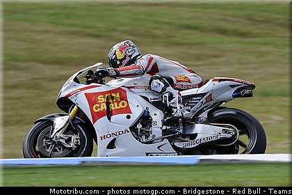 motogp_aoyama_009_australie_philip_island_2011.jpg