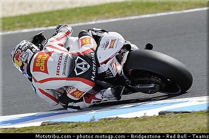 motogp_aoyama_010_australie_philip_island_2011.jpg