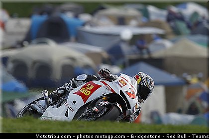 motogp_aoyama_018_australie_philip_island_2011.jpg