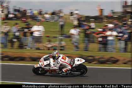 motogp_aoyama_019_australie_philip_island_2011.jpg