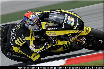 motogp_edwards_022_australie_philip_island_2011.jpg