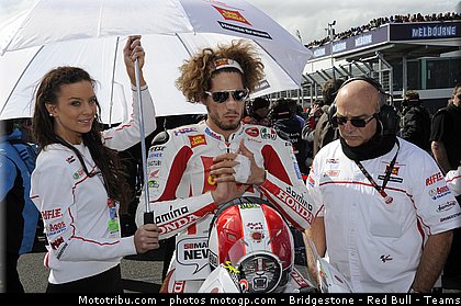 motogp_pitbabe_002_australie_philip_island_2011.jpg