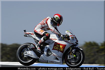 motogp_simoncelli_007_australie_philip_island_2011.jpg