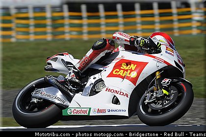 motogp_simoncelli_008_australie_philip_island_2011.jpg