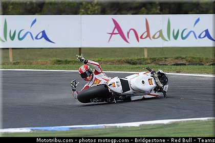 motogp_simoncelli_026_australie_philip_island_2011.jpg