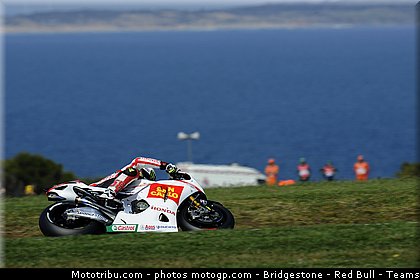 motogp_simoncelli_048_australie_philip_island_2011.jpg