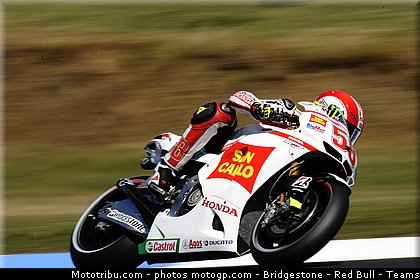 motogp_simoncelli_054_australie_philip_island_2011.jpg