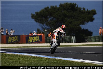 motogp_simoncelli_059_australie_philip_island_2011.jpg
