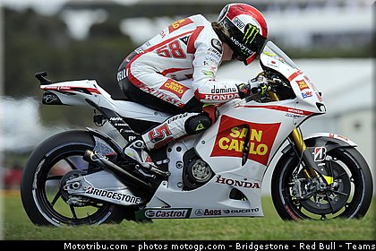 motogp_simoncelli_070_australie_philip_island_2011.jpg
