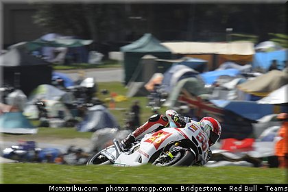 motogp_simoncelli_073_australie_philip_island_2011.jpg