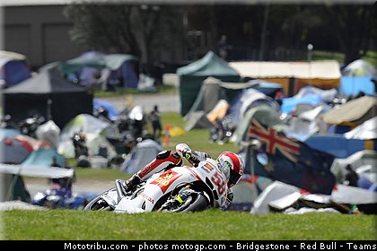 motogp_simoncelli_074_australie_philip_island_2011.jpg