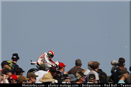 motogp_simoncelli_079_australie_philip_island_2011.jpg