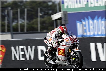 motogp_simoncelli_081_australie_philip_island_2011.jpg