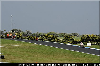 motogp_simoncelli_084_australie_philip_island_2011.jpg