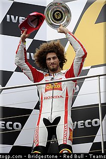 motogp_simoncelli_089_australie_philip_island_2011.jpg