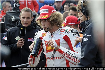motogp_simoncelli_091_australie_philip_island_2011.jpg