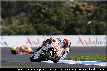 motogp_simoncelli_099_australie_philip_island_2011.jpg