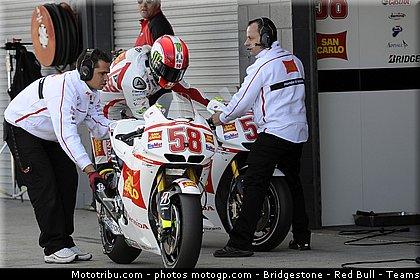 motogp_simoncelli_102_australie_philip_island_2011.jpg