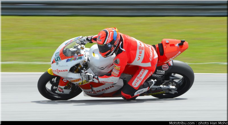 moto2_bradl_001_malaisie_sepang_2011