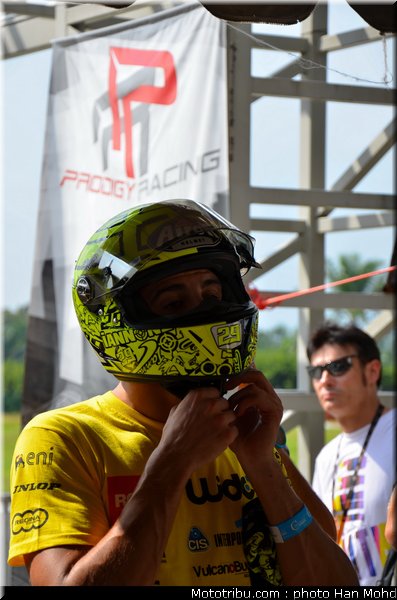 moto2_iannone_003_malaisie_sepang_2011